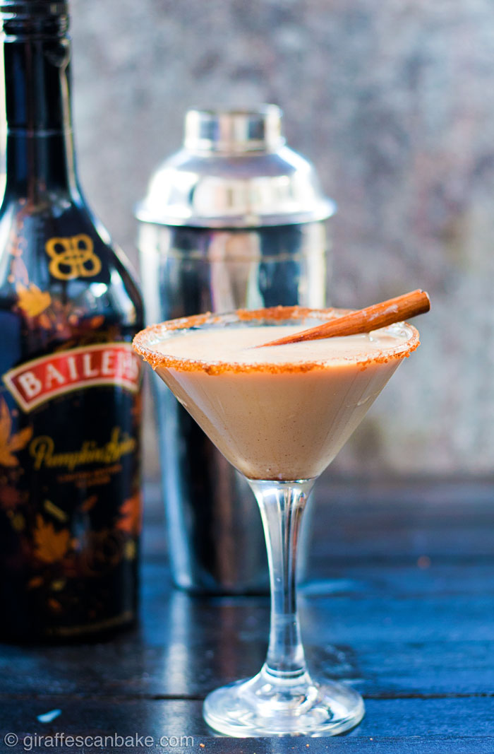 Baileys Pumpkin Spice Espresso Martini - This Baileys Pumpkin Spice Espresso Martini is THE fall cocktail to serve this Halloween and Thanksgiving. It's creamy and delicious, full of fall flavours, so easy to mix up, and the espresso will give you the boost to keep celebrating all day and night! Bonus: it tastes just like a Pumpkin Spice Latte... but with booze! How can you say no to that?!