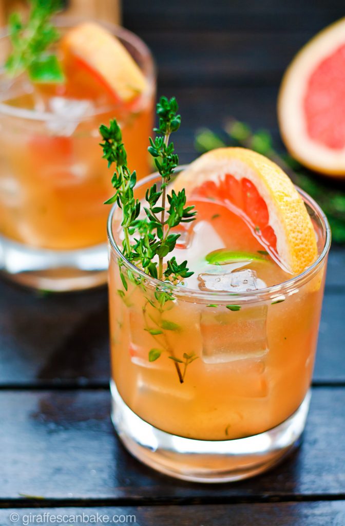 This Grapefruit and Thyme Bourbon Smash is full of bright citrus flavour and aromatic herbs, showcasing the best of winter seasonal fruit. Muddled lime and thyme, combined with fresh grapefruit juice and delicious bourbon, it’s the perfect way to get the most out of those amazing grapefruits. This cocktail is refreshing, full of flavour and totally gorgeous – it’s the perfect cocktail to serve at any occasion.